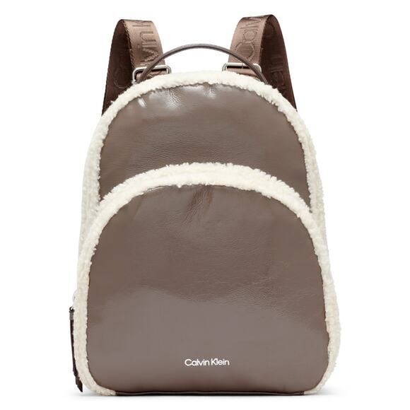 Calvin Klein Estelle Patent Sherpa Backpack Modern Taupe, Natural